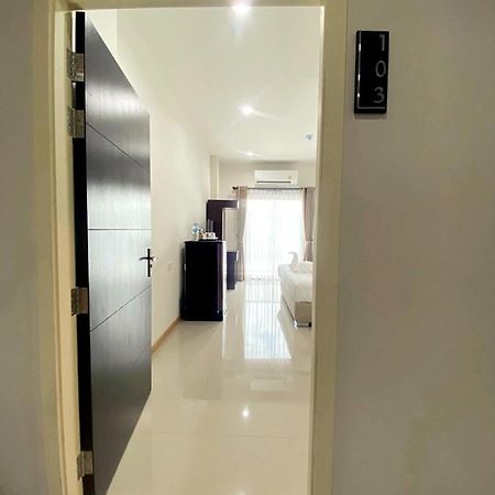 Re Riva Apartment Bangkok Bagian luar foto