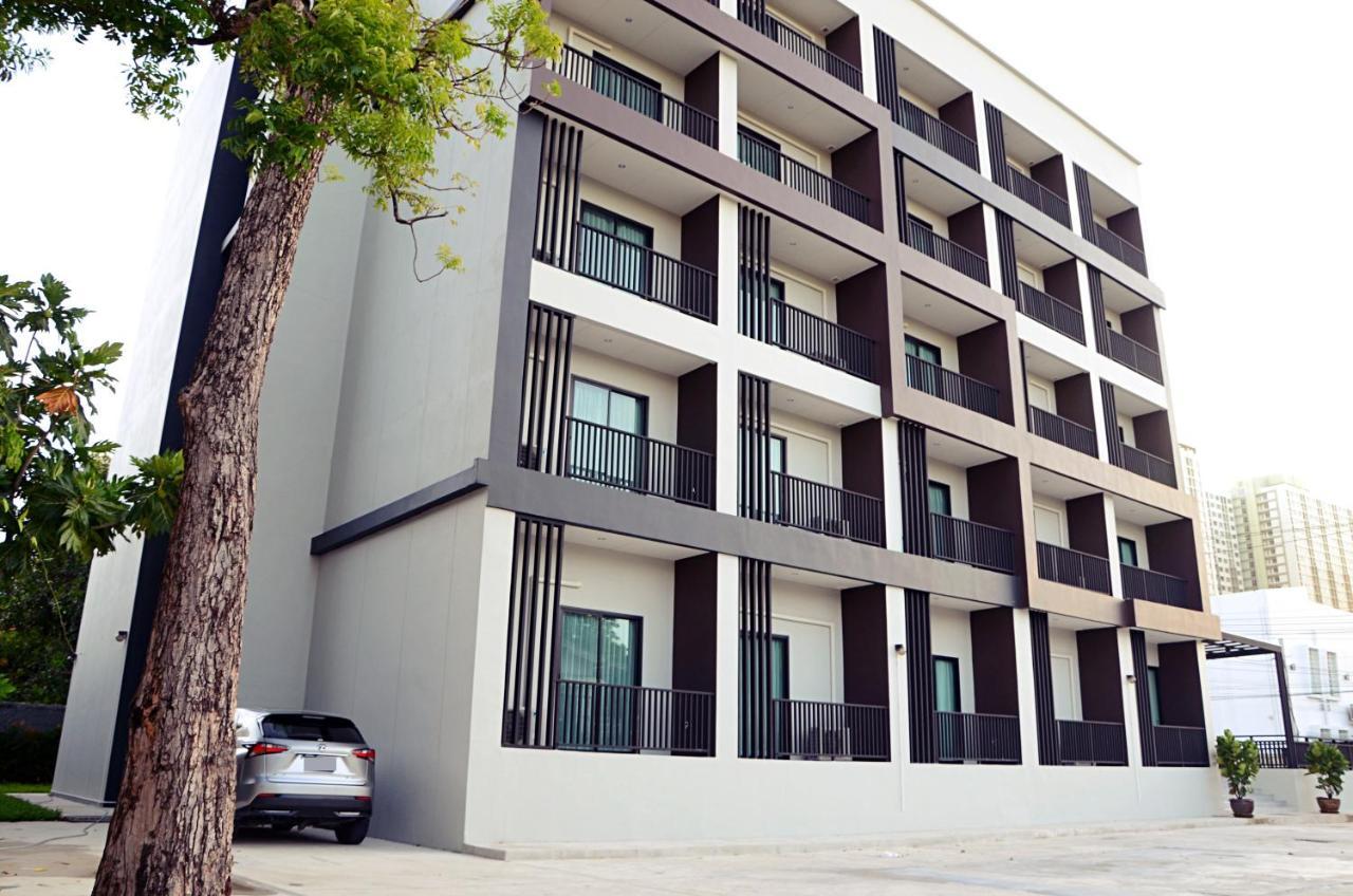 Re Riva Apartment Bangkok Bagian luar foto